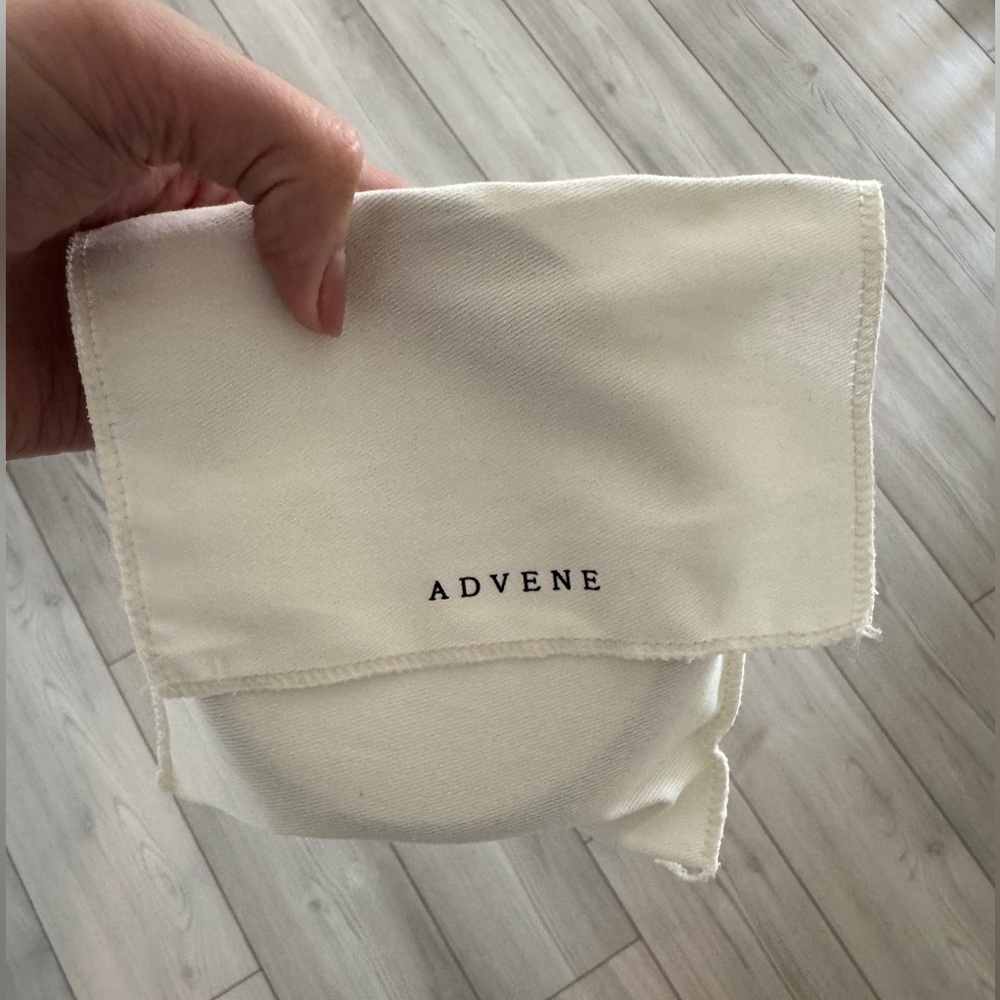 Advene Age Bag in Cream - like new with both straps. - Picture 6 of 10